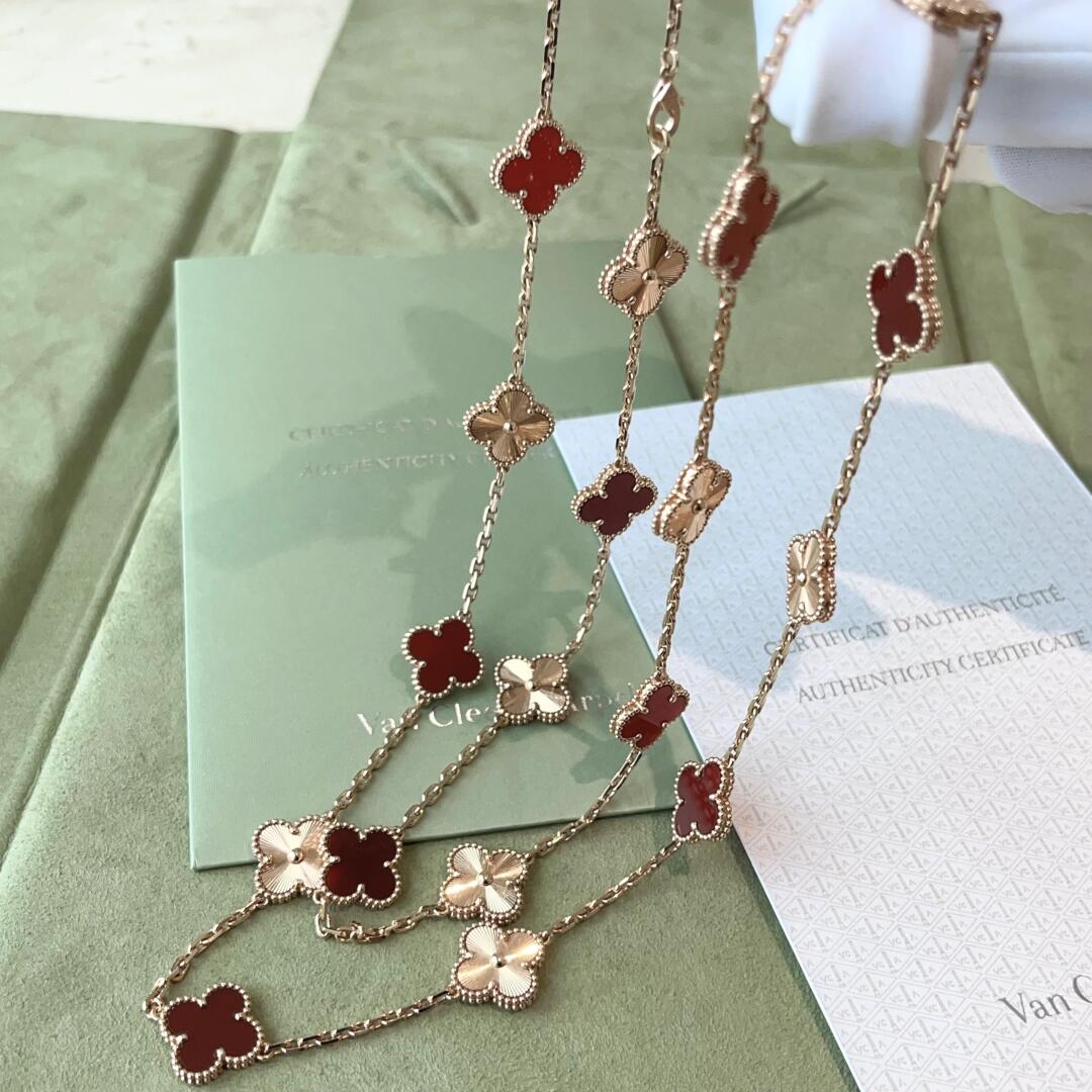 [Love's Uplift]CLOVER 20 MOTIFS LASER CARNELIAN NECKLACE