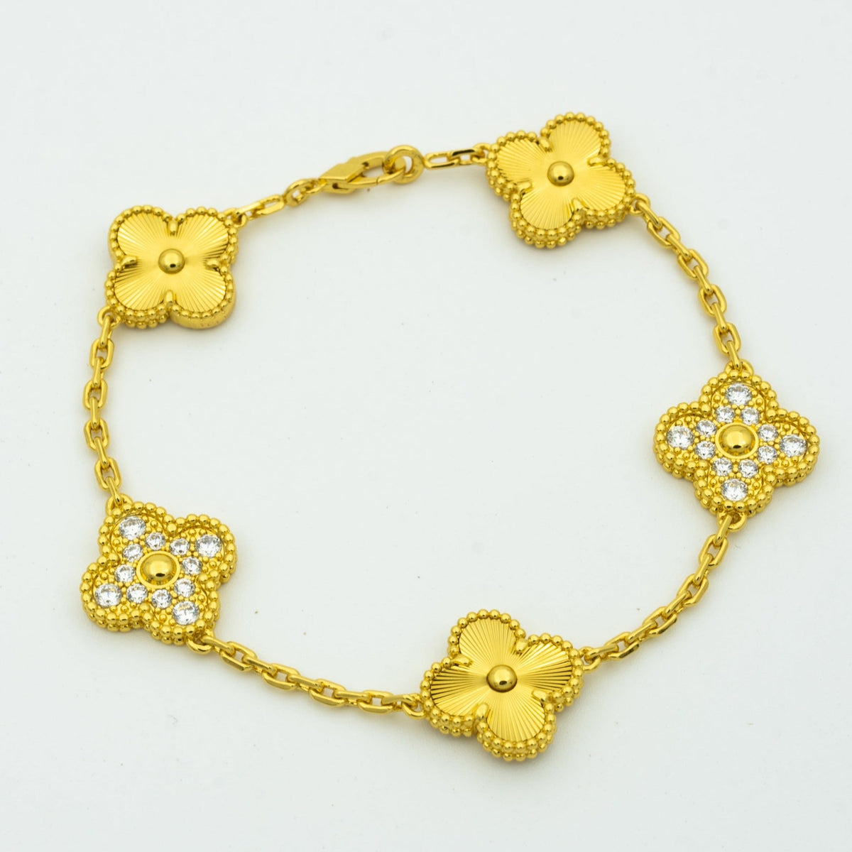 [Love's Uplift] CLASH & Clover Laser 5-Motif & LOVE Brushed Bracelet Stack Set