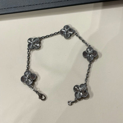 [Love's Uplift]CLOVER 5 MOTIF BLACK BRACELET
