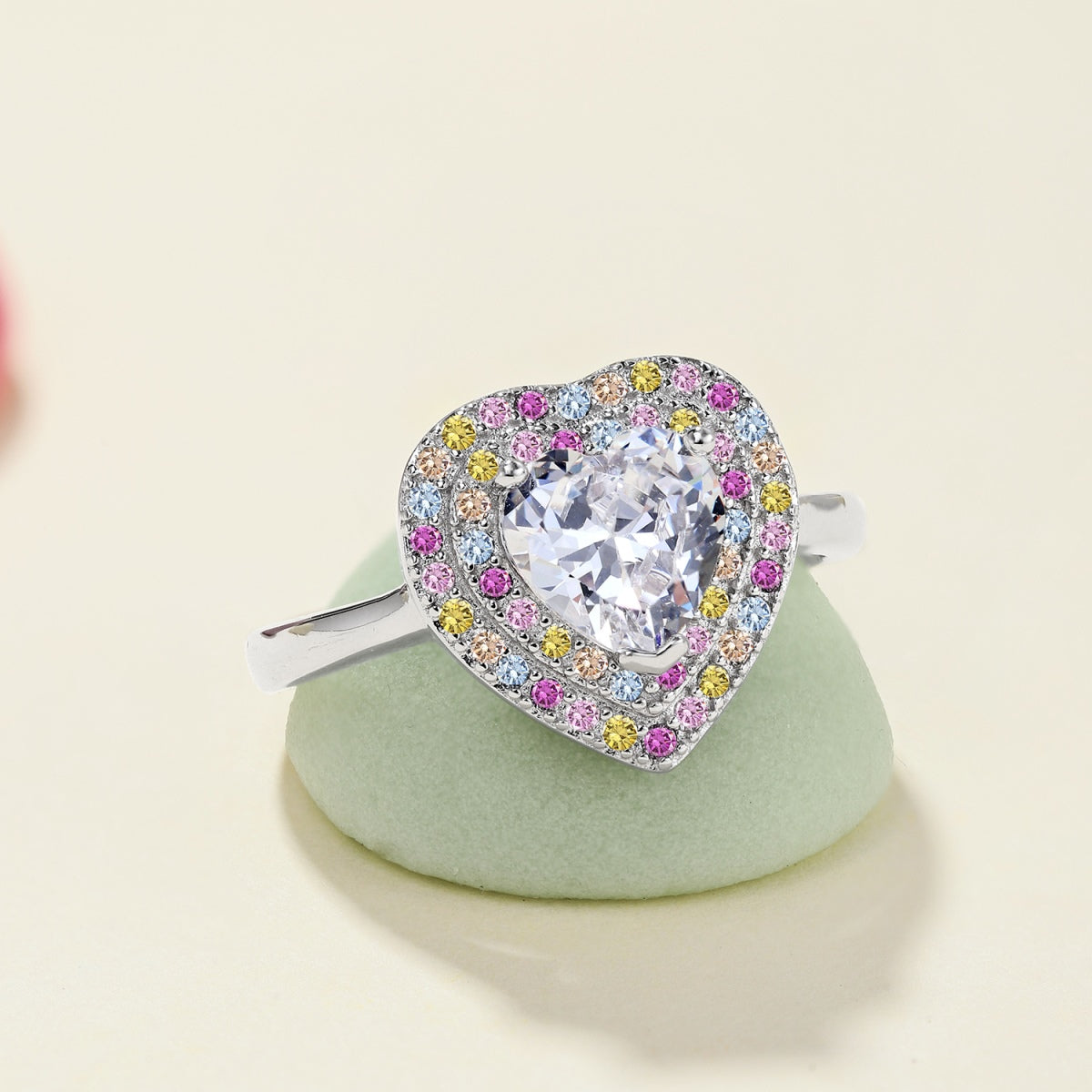 [Love's Uplift]Delicate Ebullient Heart Shape Wedding Ring