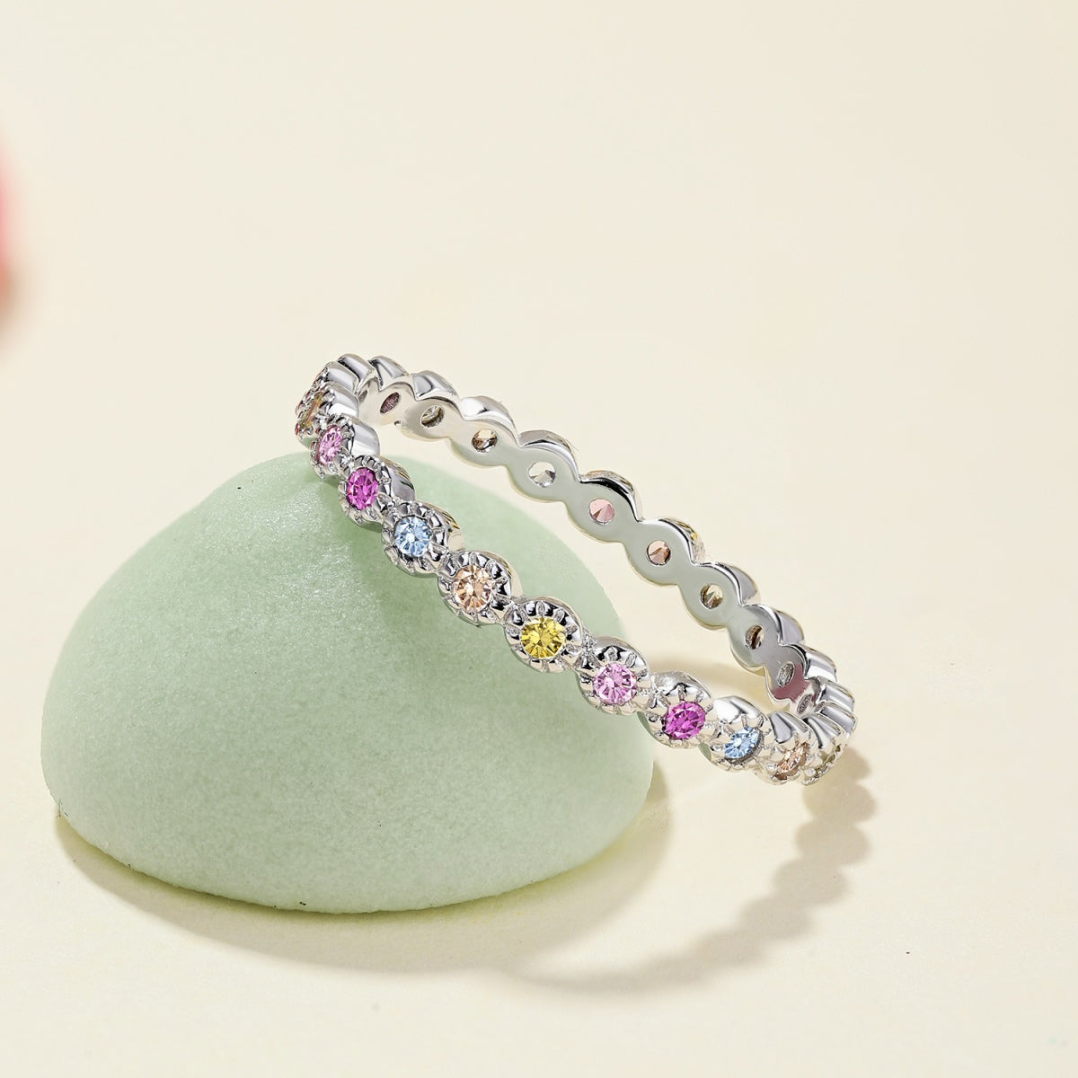 [Love's Uplift]Radiant Sparkling Round Cut Daily Ring