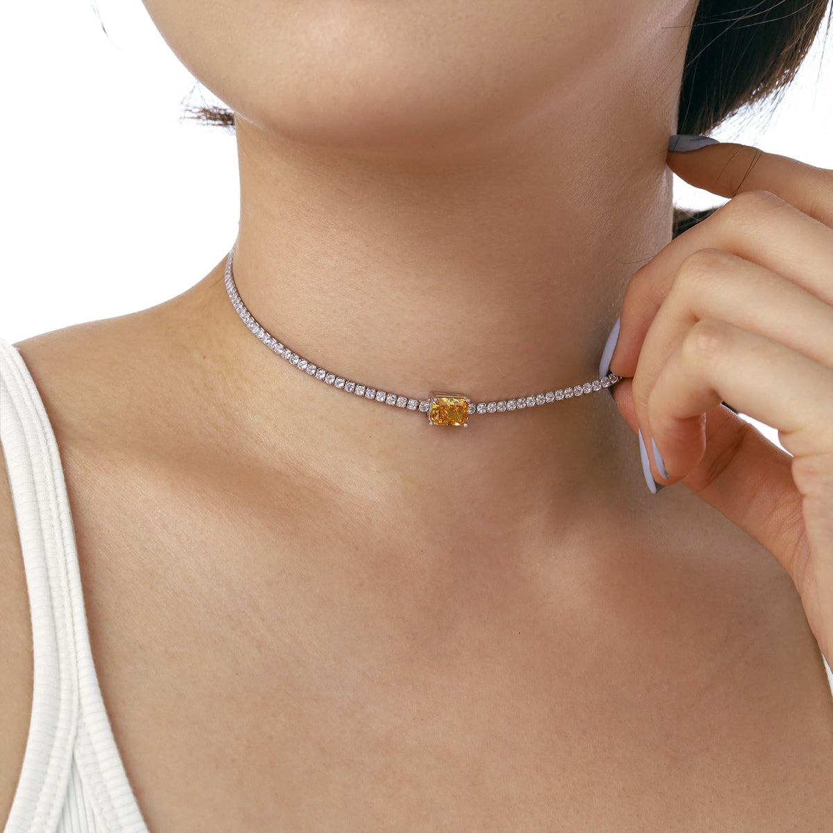 [Love's Uplift]2.0 carat Ornate Emerald Cut Necklace