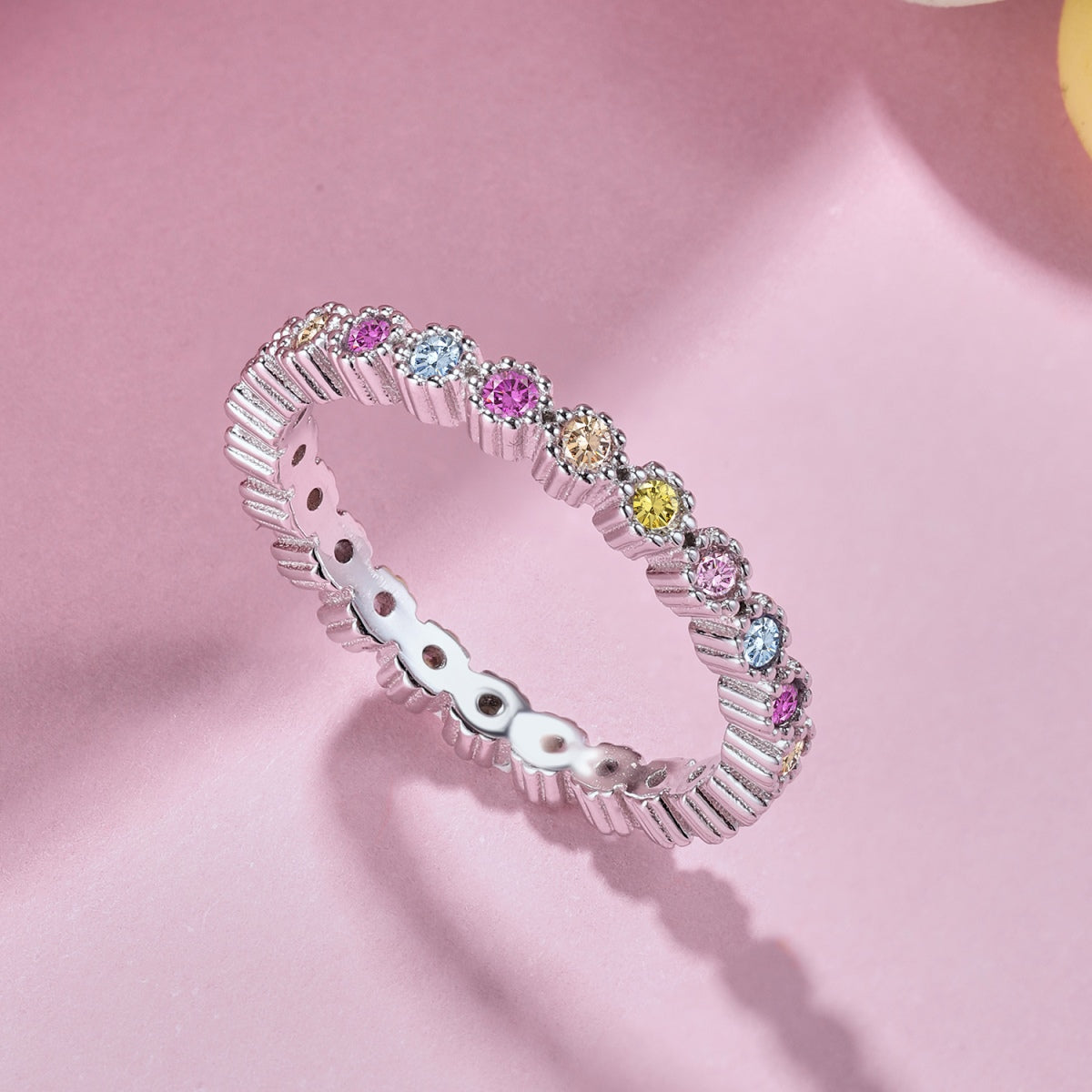 [Love's Uplift]Unique Scintillating Round Cut Daily Ring