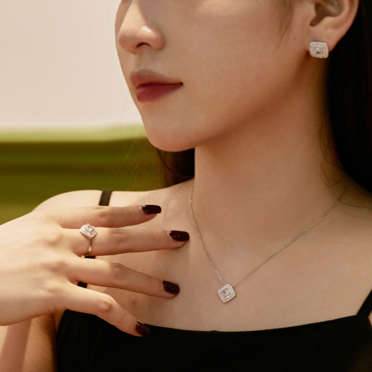 [Love's Uplift]Sparkling Asscher Cut Necklace