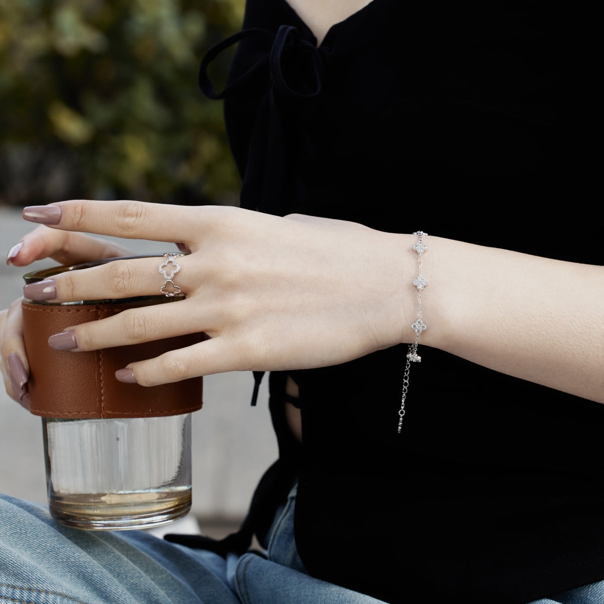 [Love's Uplift]Four-Leaf Clover Hollow Butterfly Bracelet