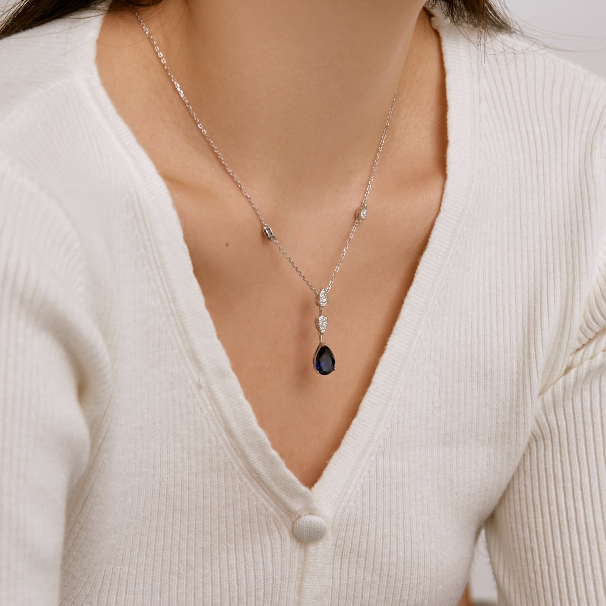 [Love's Uplift]Dazzling Pear Cut Necklace