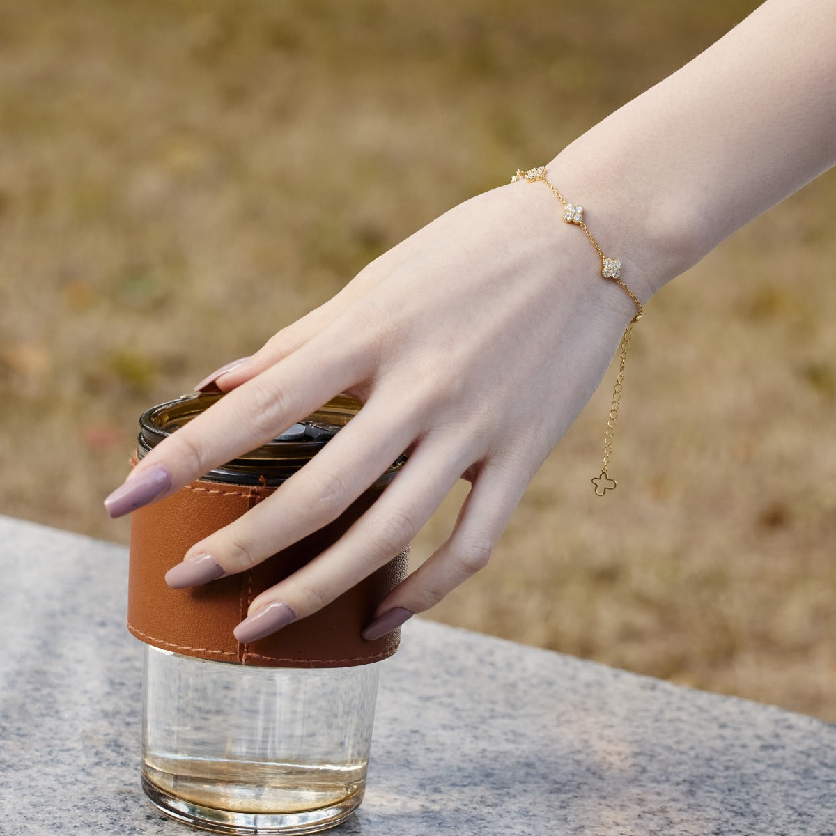 [Love's Uplift]Four-Leaf Clover Hollow Butterfly Bracelet