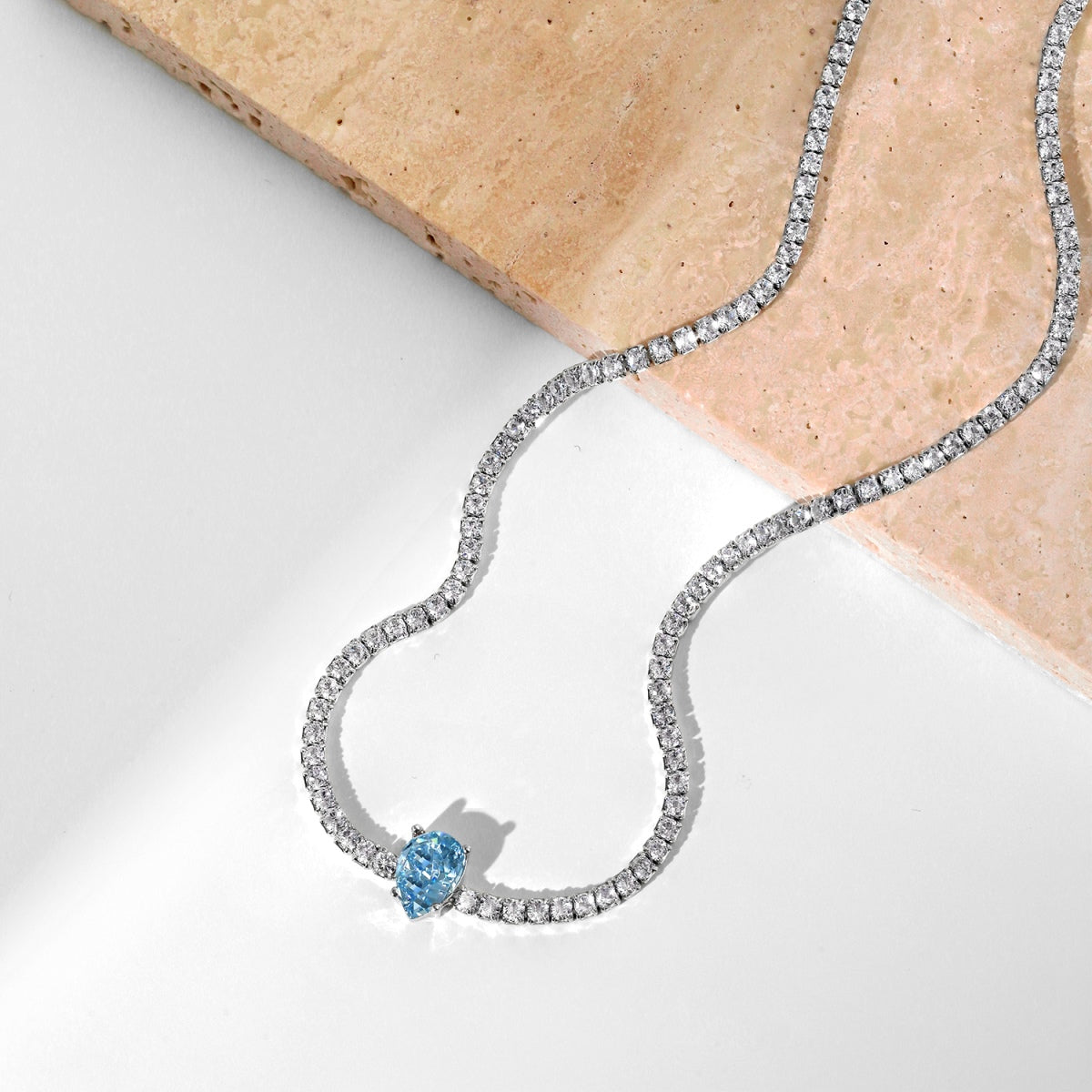 [Love's Uplift]1.0 carat Unique Pear Cut Tennis Necklace
