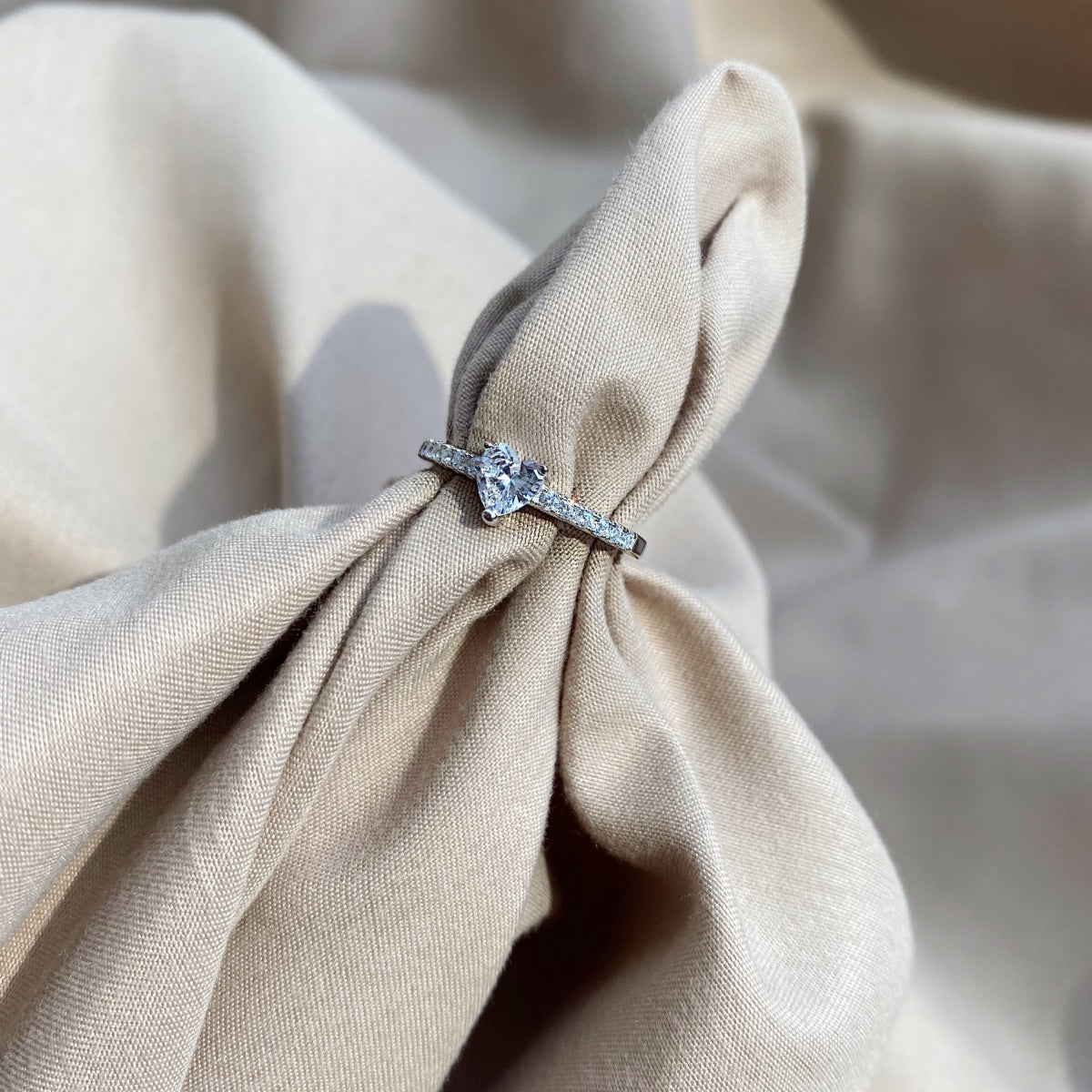 [Love's Uplift]0.5 Carat CaratEternity Charming Heart Shape Lover Ring