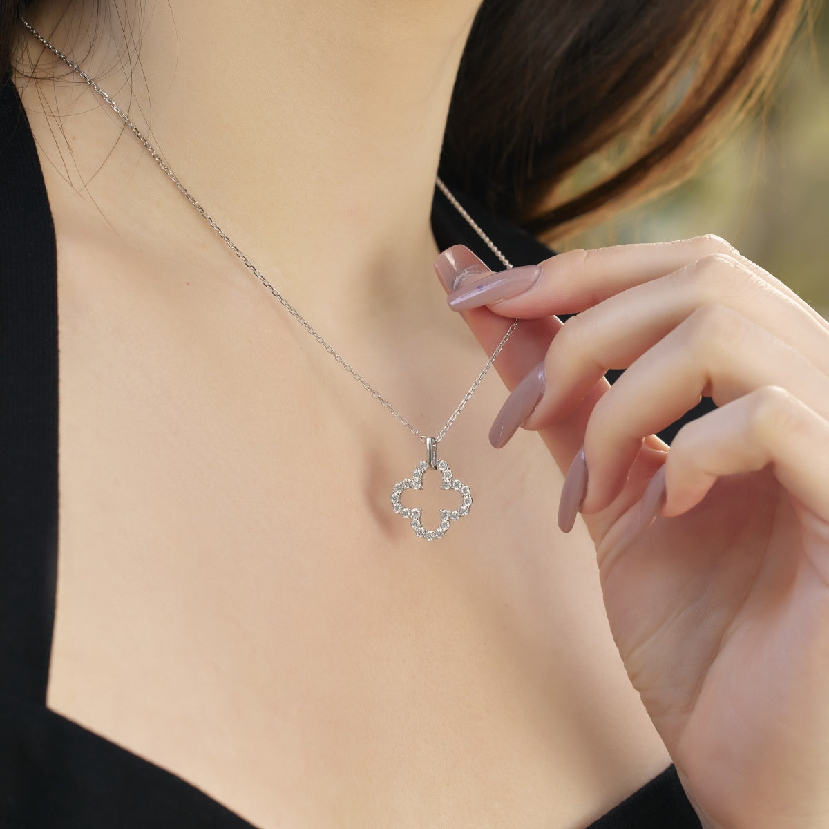 [Love's Uplift]Four-Leaf Clover Hollow Design Exquisite Necklace