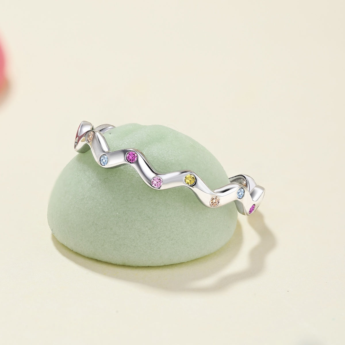 [Love's Uplift]Ornate Vibrant Round Cut Daily Ring