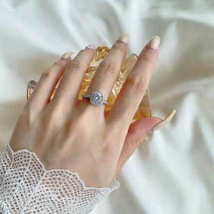 [Love's Uplift]Dazzling Resplendent Round Cut Wedding Ring