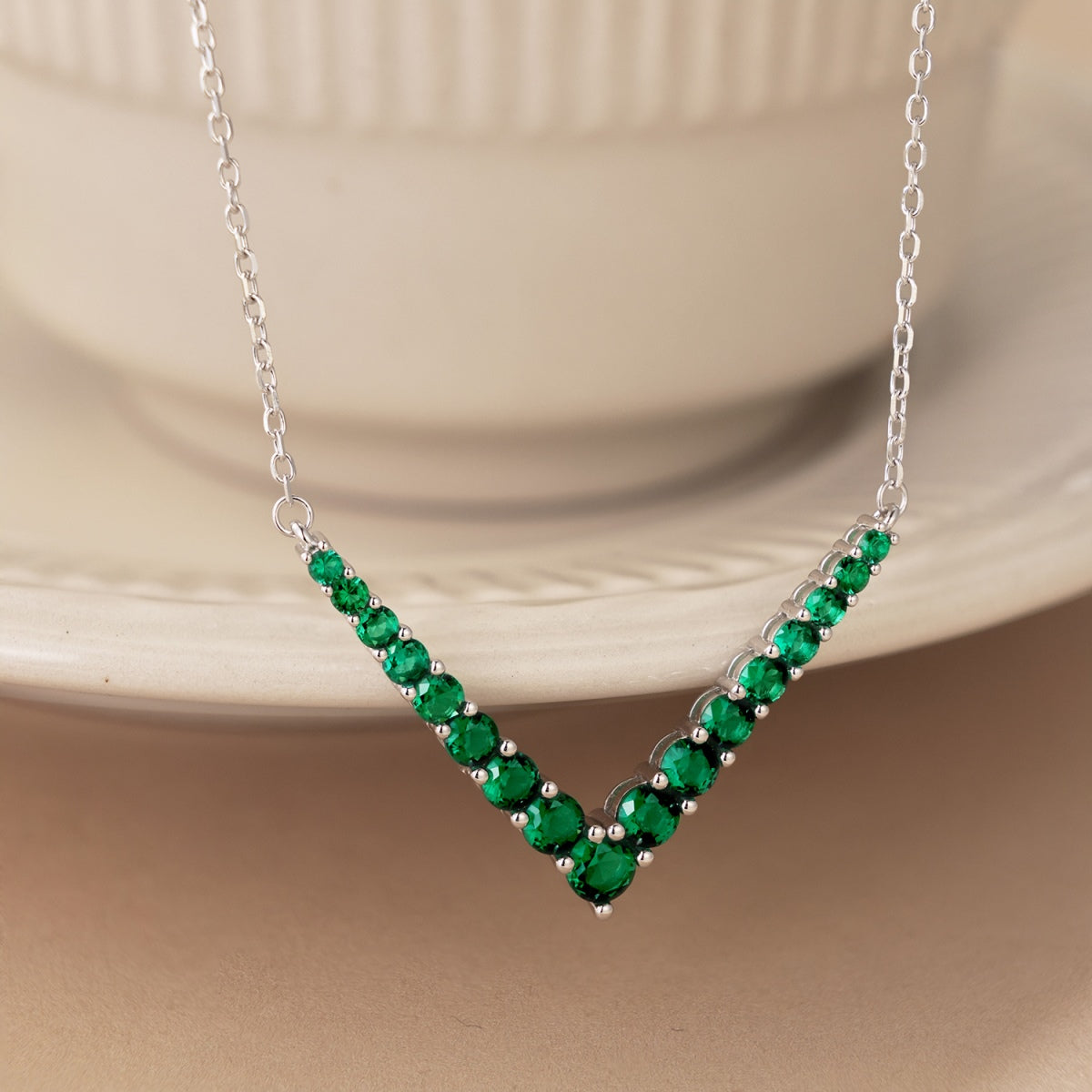[Love's Uplift]Ornate Round Cut Necklace