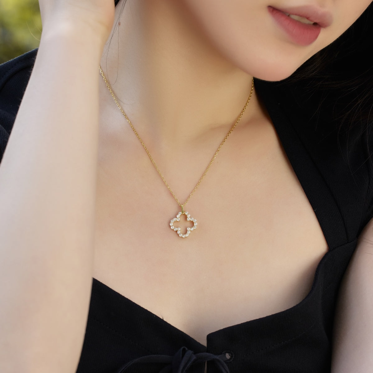 [Love's Uplift]Four-Leaf Clover Hollow Design Exquisite Necklace