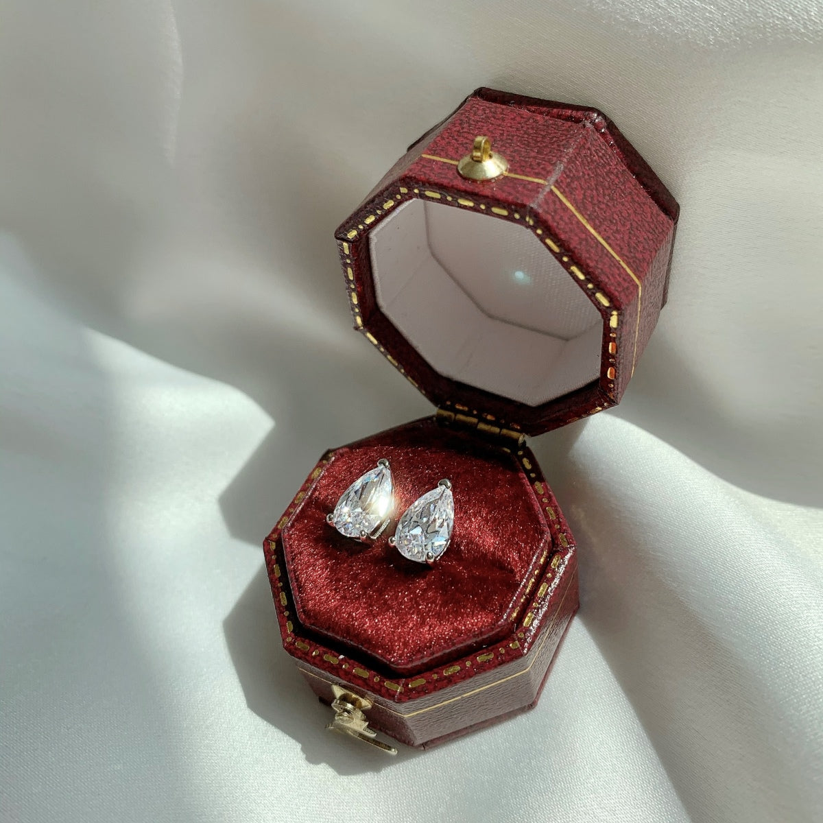 [Love's Uplift]Ornate Water Drop Shape Earrings