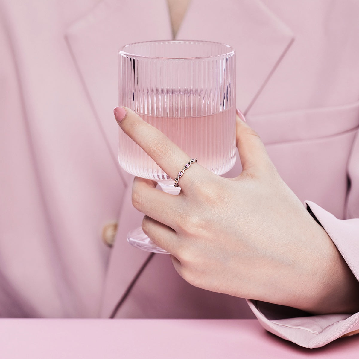 [Love's Uplift]Elegant Energetic Round Cut Daily Ring