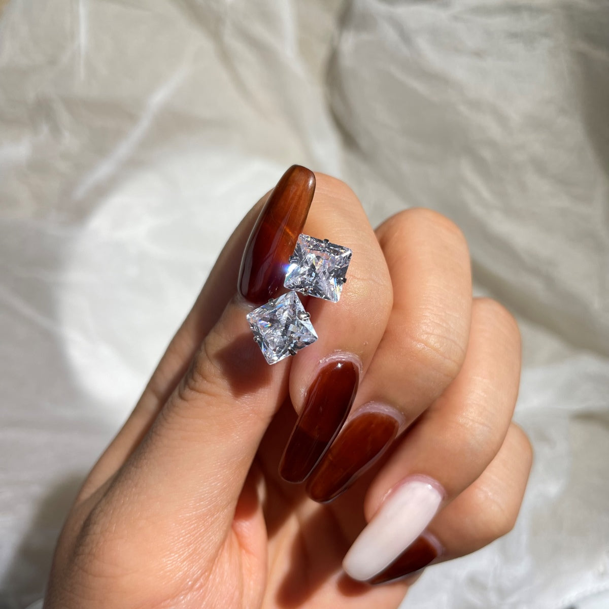 [Love's Uplift]Stylish Shiny Square Center Stone Stud Earrings
