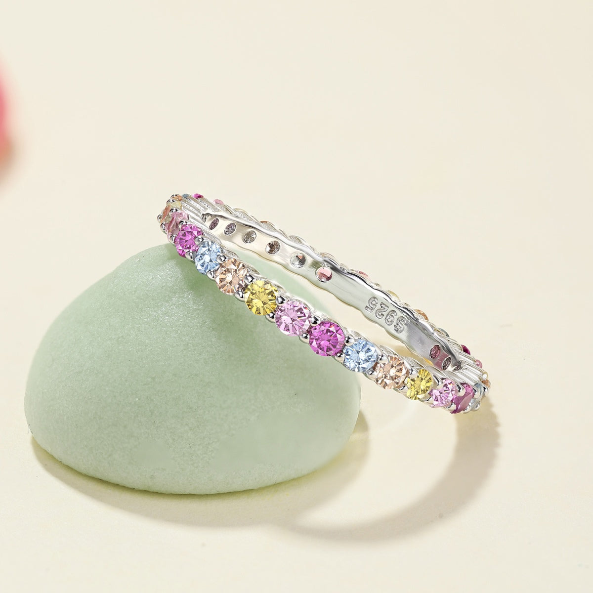 [Love's Uplift]Elegant Vivid Round Cut Daily Ring