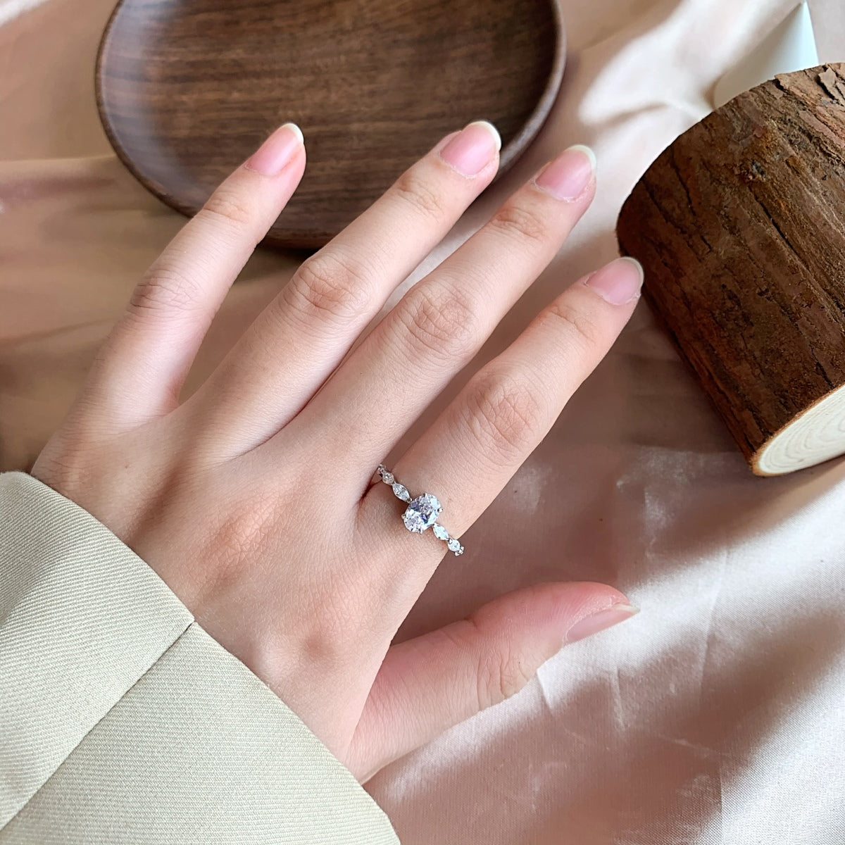 [Love's Uplift]0.75 Carat Luxurious Vibrant Elongated Cushion Cut Daily Ring