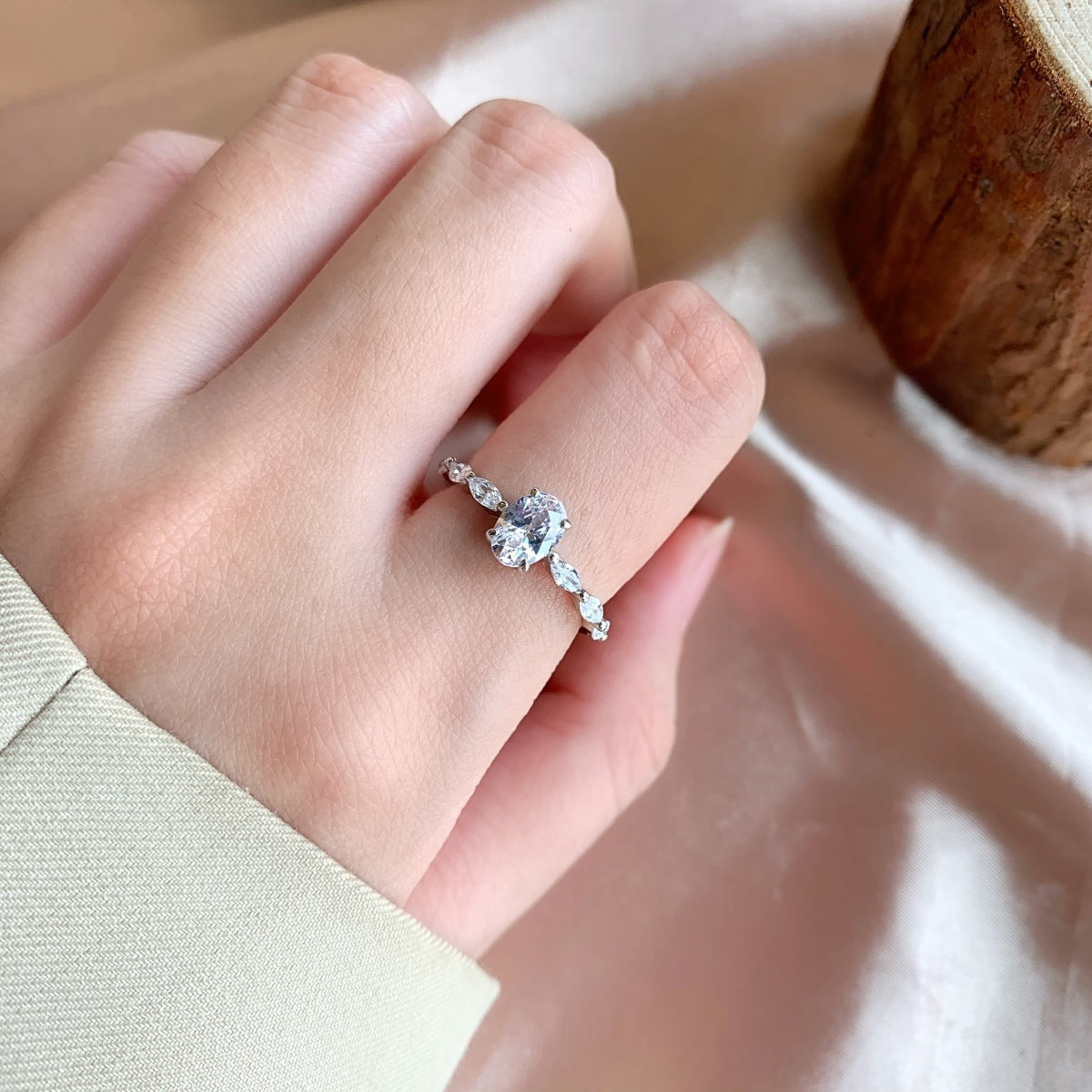 [Love's Uplift]0.75 Carat Luxurious Vibrant Elongated Cushion Cut Daily Ring