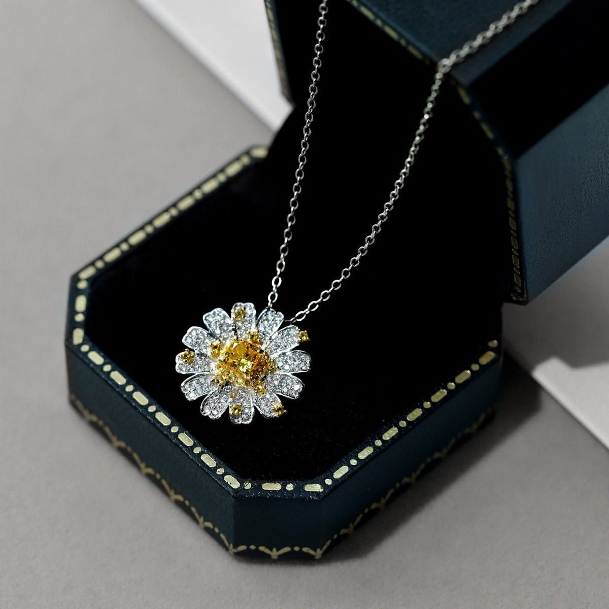 [Love's Uplift]Exquisite Daisy Necklace