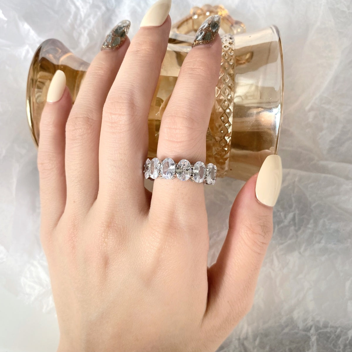 [Love's Uplift]Dainty Elongated Cushion Cut Tennis Ring