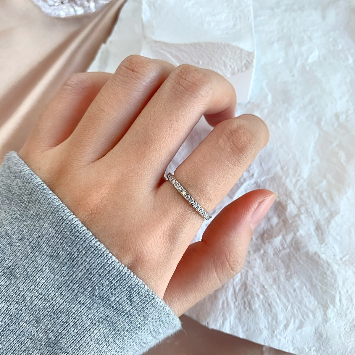 [Love's Uplift]Delicate Sparkling Round Cut Daily Ring