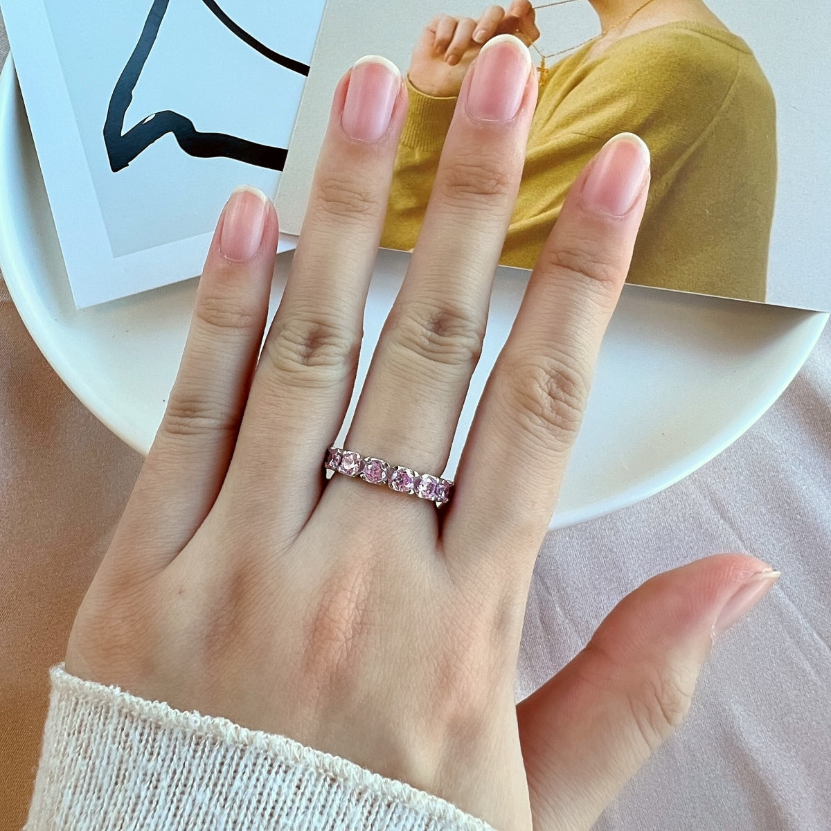 [Love's Uplift]Eternity Round Cut Tennis Ring