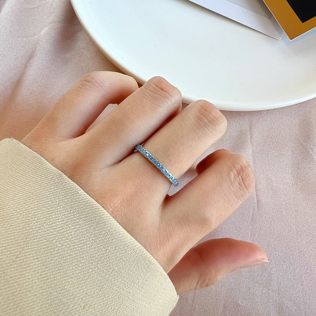 [Love's Uplift]Delicate Sparkling Round Cut Daily Ring