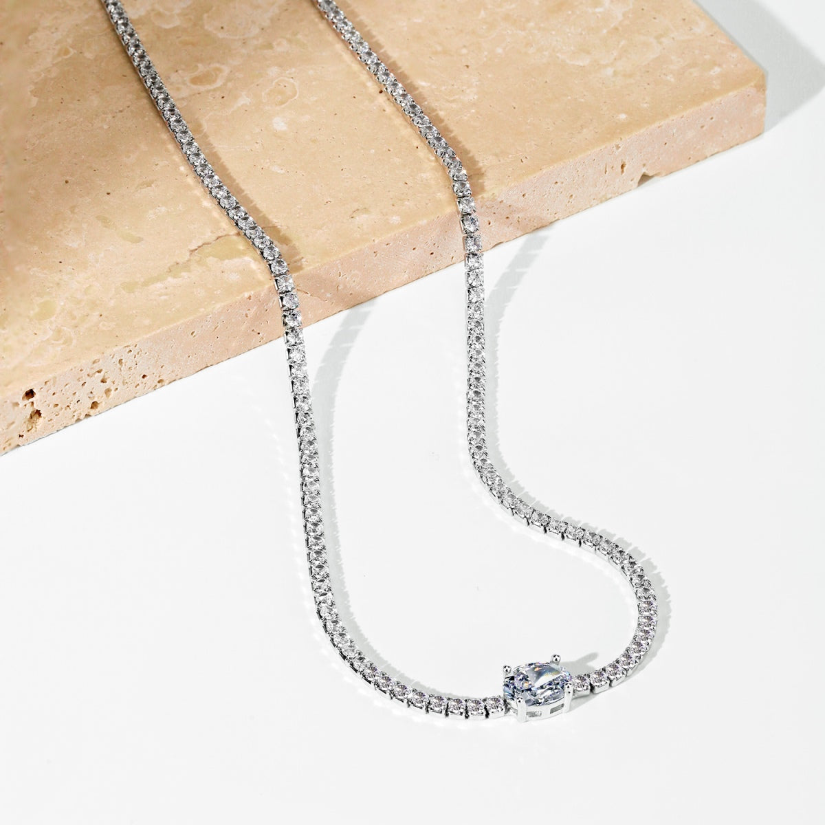 [Love's Uplift]1.0 Carat Shining Oval Cut Necklace
