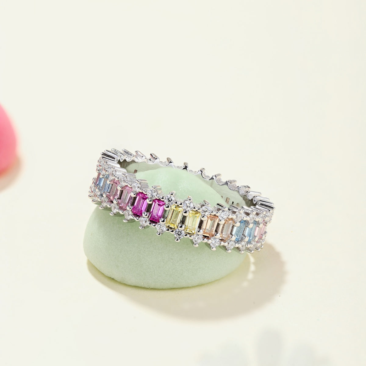 [Love's Uplift]Splashy Ornate Emerald Cut Cocktail Ring