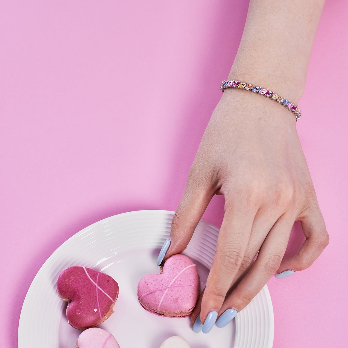 [Love's Uplift]Ornate Sparkling Multi Cut Party Bracelet