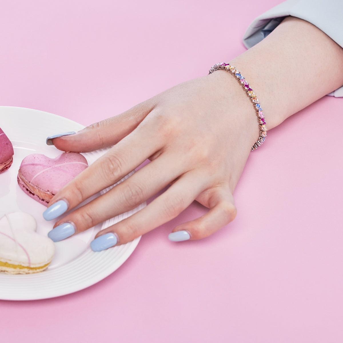 [Love's Uplift]Ornate Sparkling Multi Cut Party Bracelet