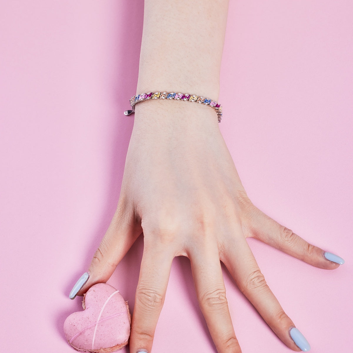 [Love's Uplift]Ornate Sparkling Multi Cut Party Bracelet