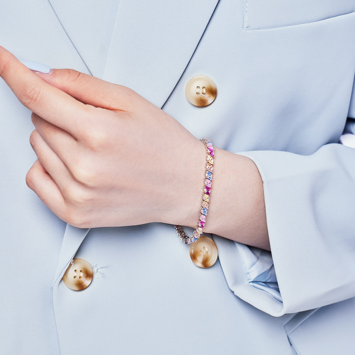 [Love's Uplift]Ornate Sparkling Multi Cut Party Bracelet