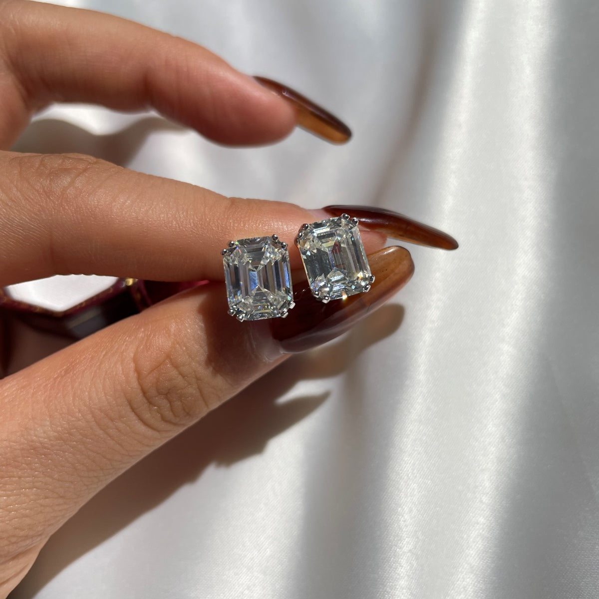 [Love's Uplift]Dazzling Square Shape Earrings