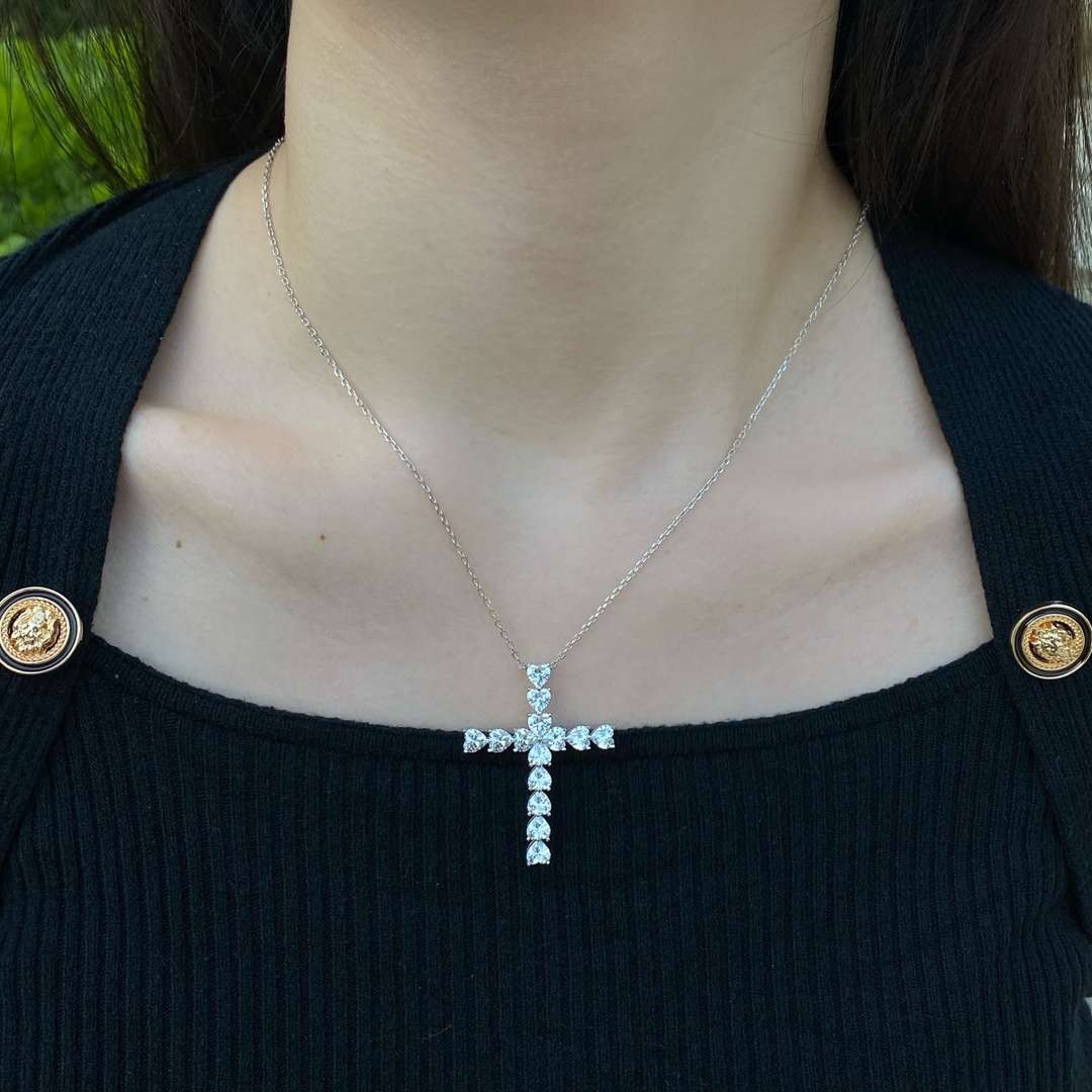[Love's Uplift]Radiant Cross Shape Necklace