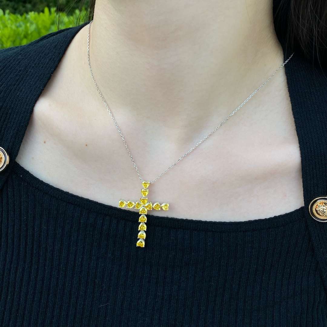 [Love's Uplift]Radiant Cross Shape Necklace