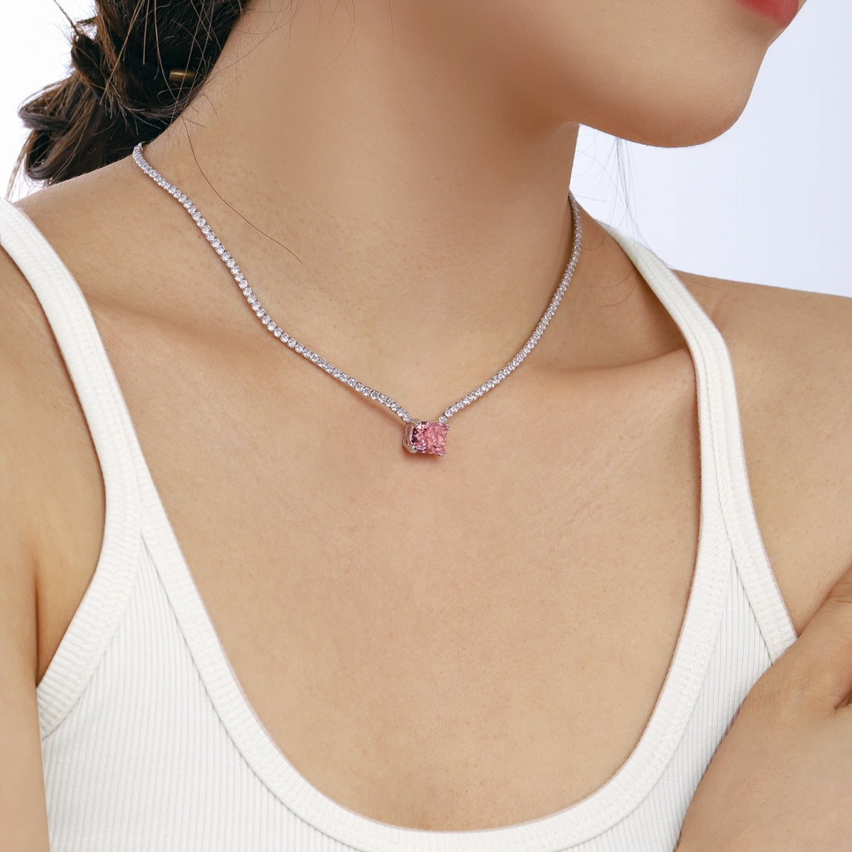 [Love's Uplift]4.0 Carat Elegant Radiant Cut Necklace