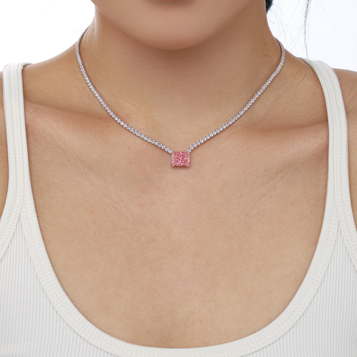 [Love's Uplift]4.0 Carat Elegant Radiant Cut Necklace