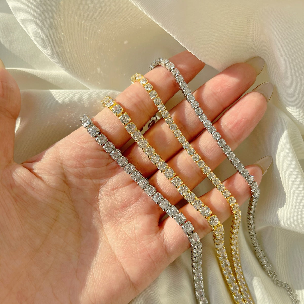 [Love's Uplift]Sparkling Radiant Princess Cut Tennis Bracelet
