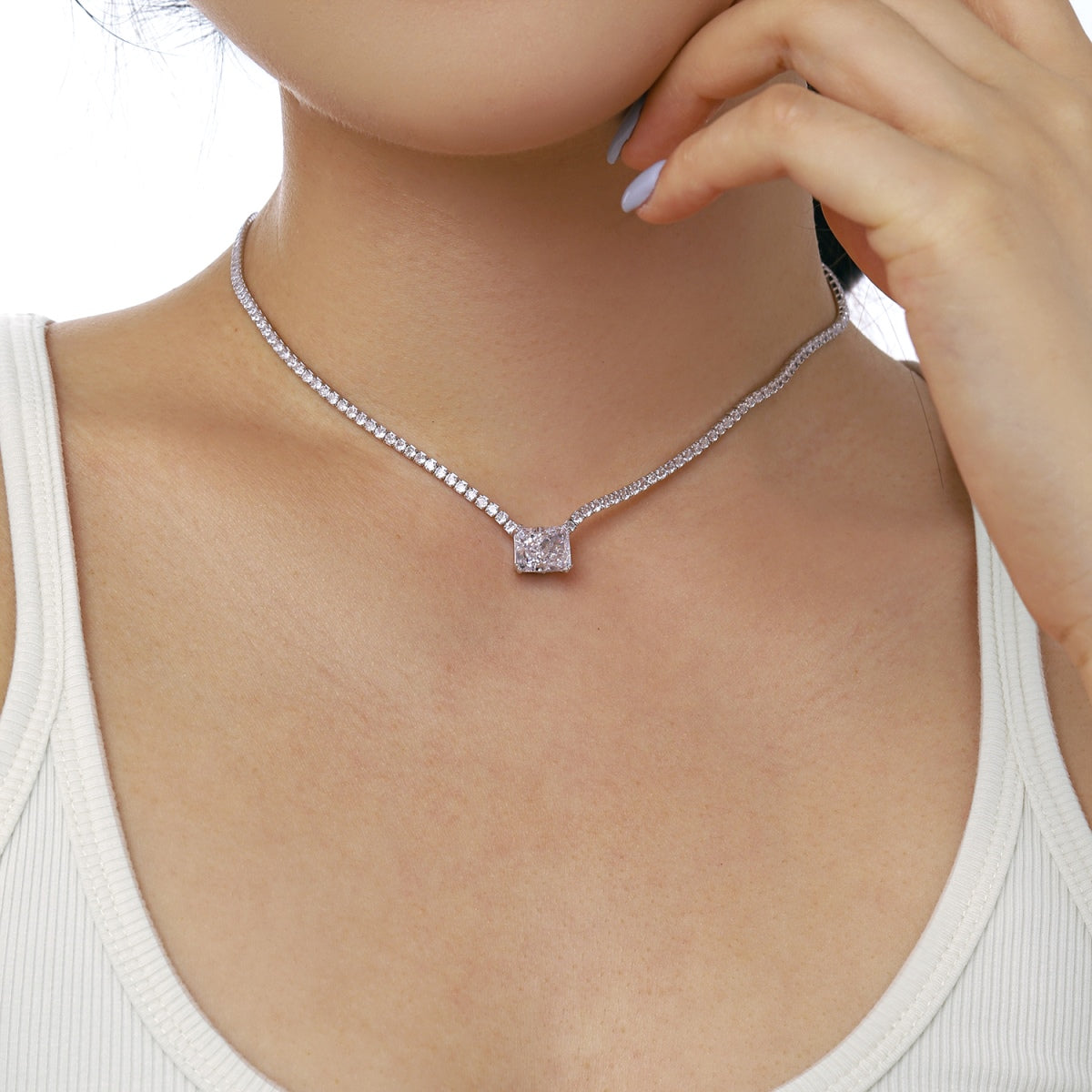 [Love's Uplift]4.0 Carat Elegant Radiant Cut Necklace