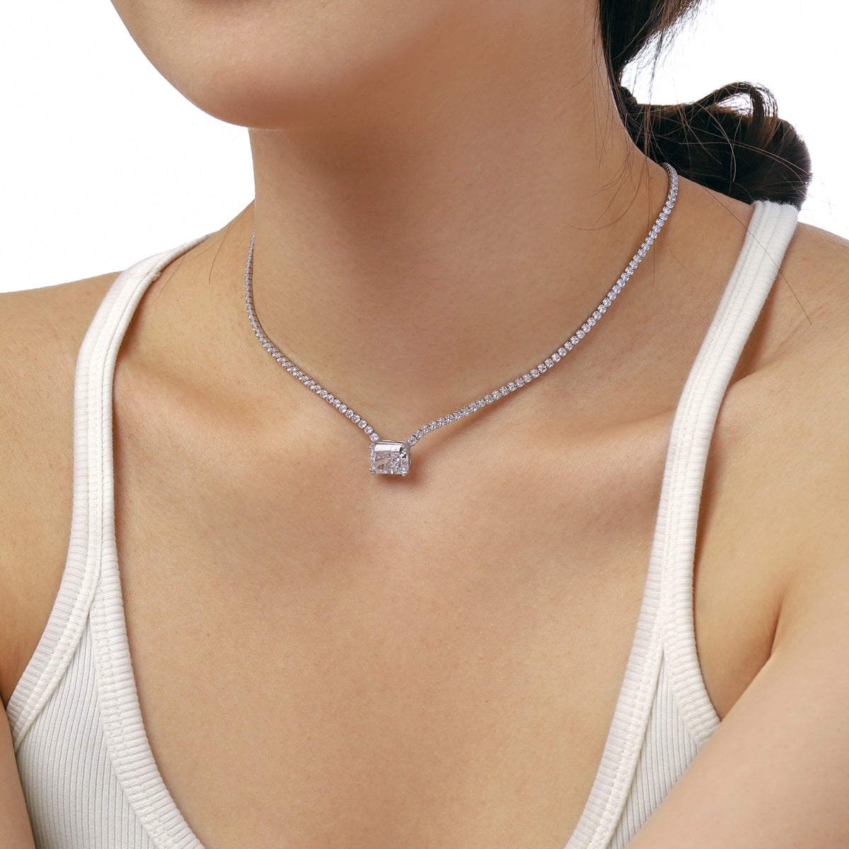 [Love's Uplift]4.0 Carat Elegant Radiant Cut Necklace