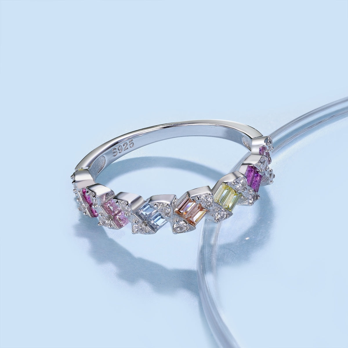 [Love's Uplift]Delicate Vibrant Emerald Cut Daily Ring
