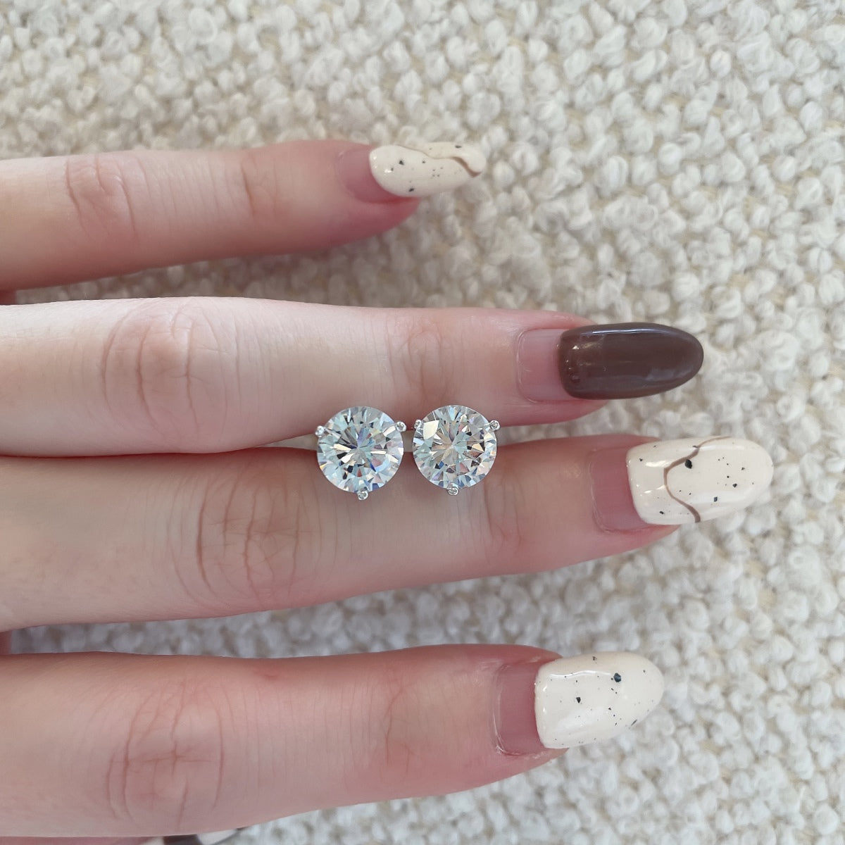 [Love's Uplift]Dainty Round Shape Earrings