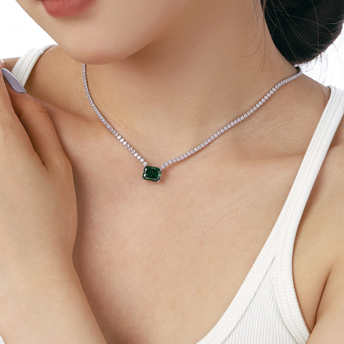 [Love's Uplift]4.0 Carat Elegant Radiant Cut Necklace