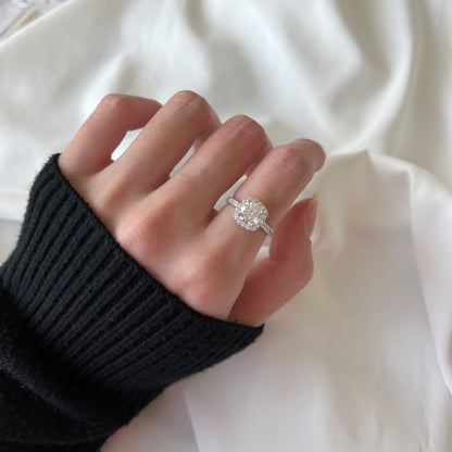 [Love's Uplift]Dazzling Resplendent Round Cut Wedding Ring