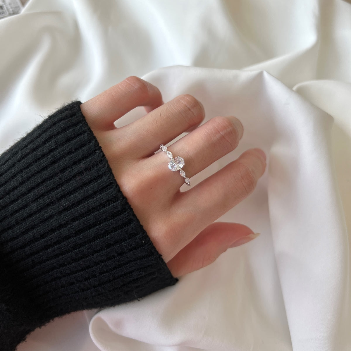 [Love's Uplift]0.75 Carat Luxurious Vibrant Elongated Cushion Cut Daily Ring