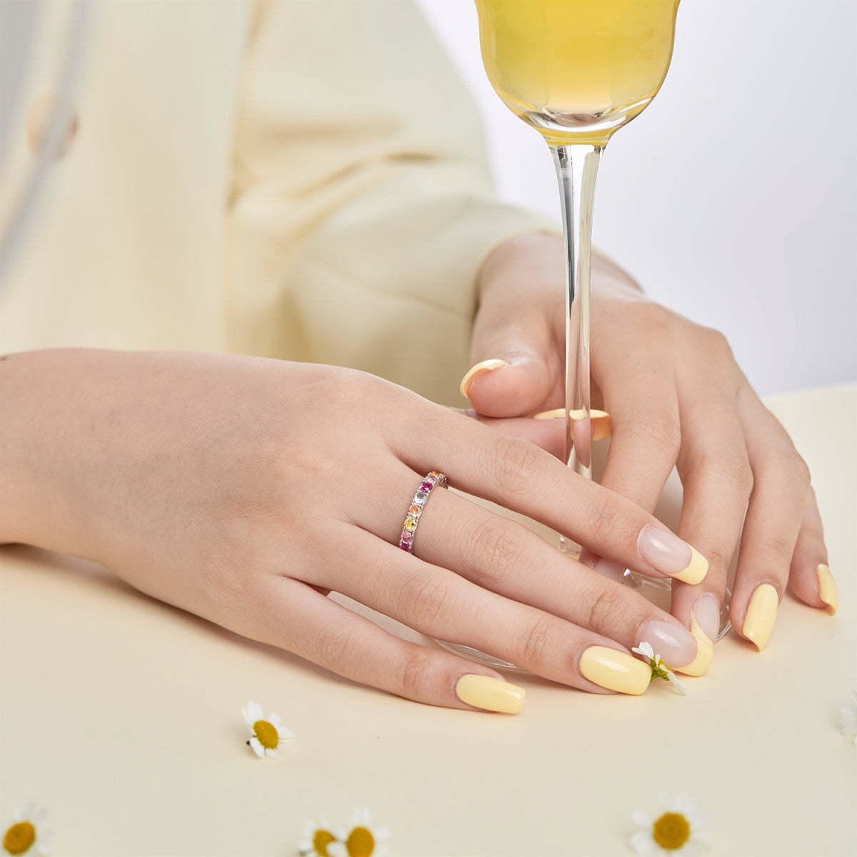 [Love's Uplift]Dazzling Lustrous Round Cut Tennis Ring