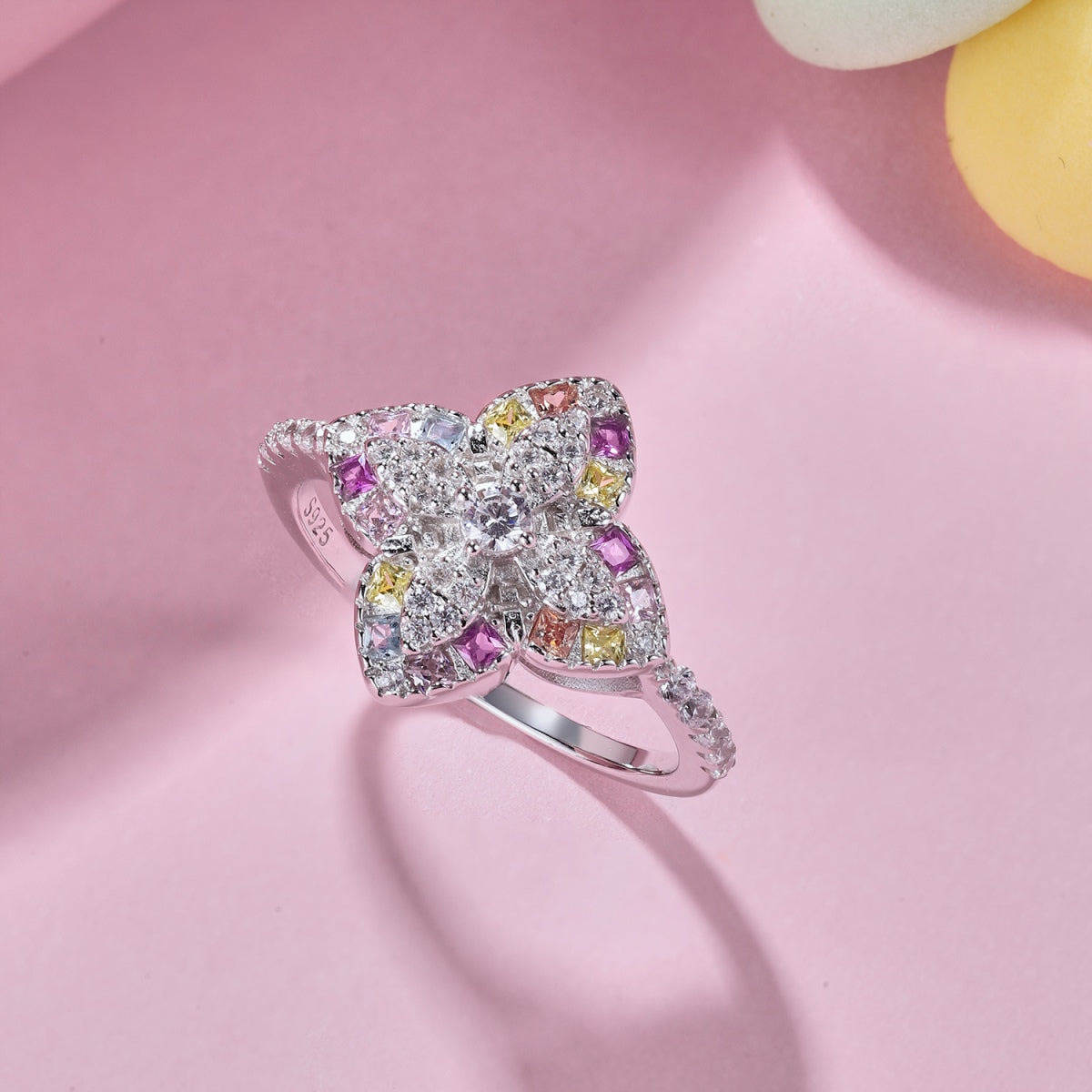 [Love's Uplift]Luxurious Colorful Flower Shape Banquet Ring